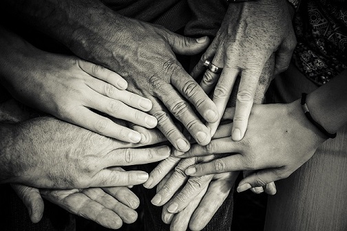 hands-4114905_1920